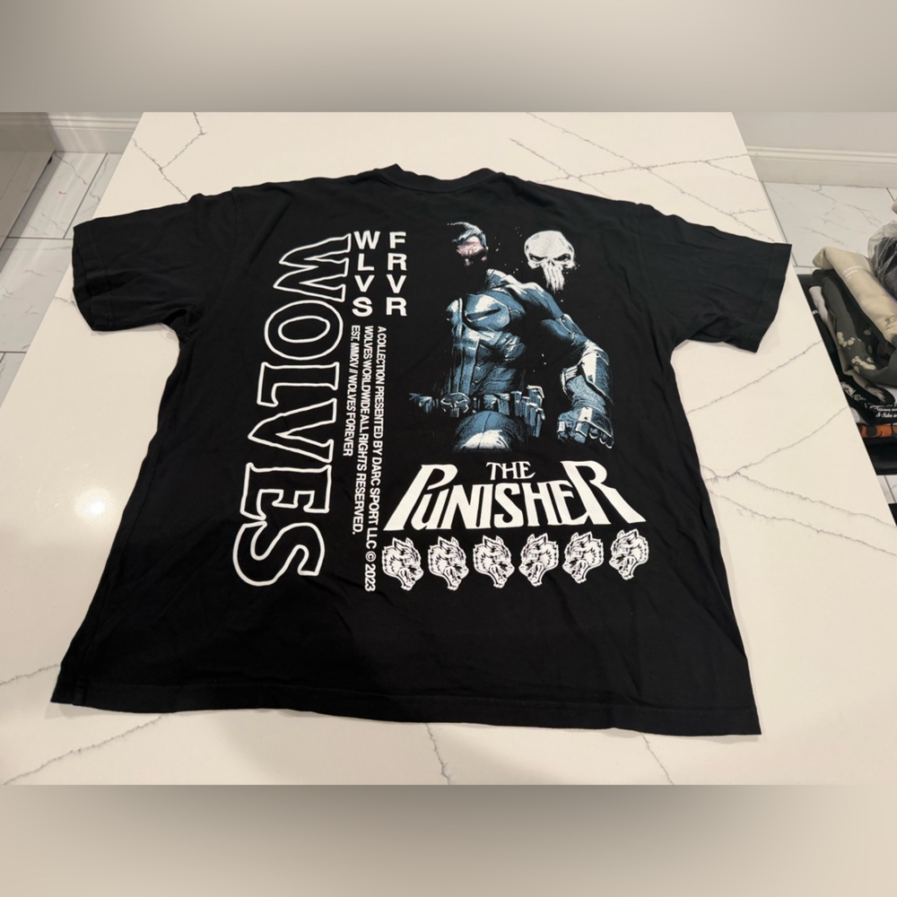 Darc Sport The Punisher Black Graphic Tee with Wolves Print